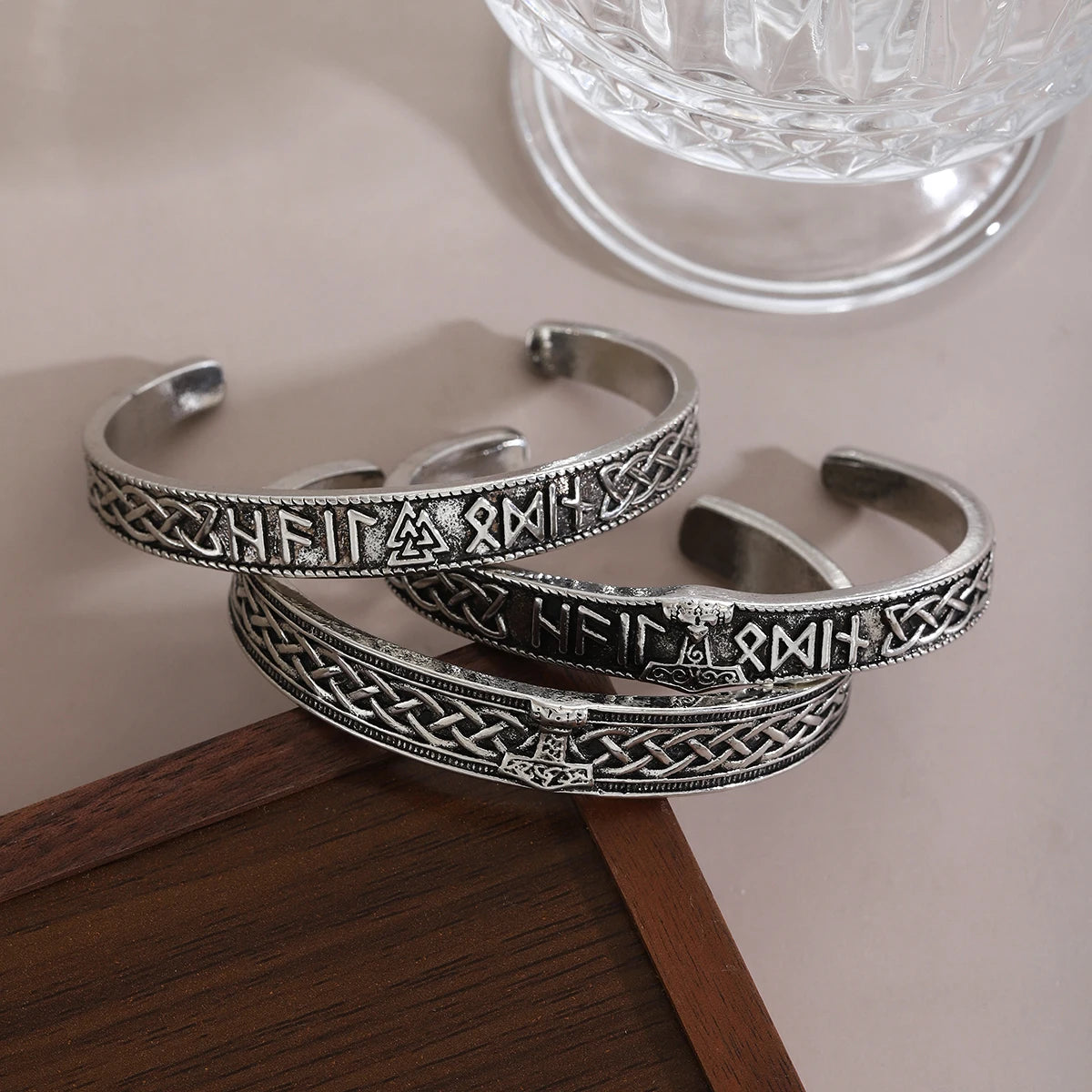 Bracelet Viking Runique — Jonc Acier Inoxydable • Runes & Nœuds Celtiques • Homme & Femme