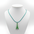 Collier Tour Eiffel sur support bijoux